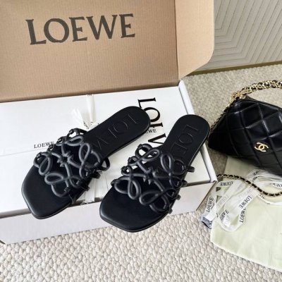 代购版 Loewe 罗意威 Ss25 夏季新款 平底镂空凉拖鞋 小牛皮鞋面，意大利进口真皮大底 非常舒适养脚，时髦在线 Size 35-39订做40.41