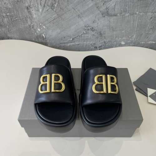 Balenciag 巴黎世家 春夏最新高级面包拖鞋 顶级版本 欧美名媛 明星 网红Girl 大爱款 精致鞋面手工缝纫走线 蓬松柔软 亲肤柔软冬季必备款 时尚却不