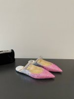 jimmy Choo 最高品质 最新经典钻石链条 渐变烫钻 重工艺水晶半拖鞋单鞋 同步专柜 主打精致 舒适度休闲 甜美 无解风都轻松满足 Blingbling