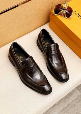 商品商标：LOUIS VUITTON 路易威登 休闲皮鞋正码码数: 39-44 38.45.46订制 商品材料：精选 进口头层开边珠牛皮鞋面+奢华五金扣，进口头 - 点击图像关闭