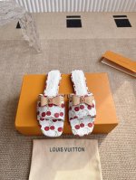 Louis Vuitton 平底 拖鞋 刚刚好的 性感舒适 拉满了夏日美鞋能给的满分情绪价值 凉鞋的造型也很乖巧好看呀 原版开模牛仔布进口牛皮 羊皮内里 本色牛