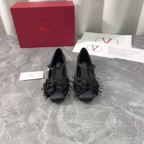 工厂p价p 顶级版本 代购级别 原版开发 Valentino 华伦天奴2025Ss新款蝴蝶结串珠玛丽珍鞋，一字带扣子魔术贴平底女鞋。原版购入开发 做货 顶级原单
