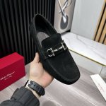 出厂价 菲拉格慕纯手工经典款男士豆豆鞋驾车鞋，套脚鞋，选用意大利进口牛皮，水染牛皮内里，原版大底，防水台设计，上脚舒适。出行驾车好选择，三色可选，码数：38-4