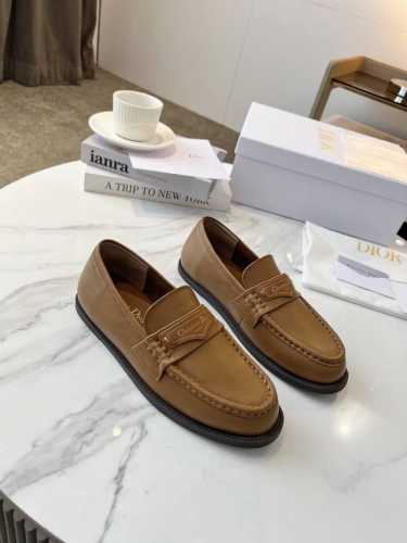 P390 2025Dior迪奥秋冬新品时尚与潮流并存。进口牛皮一比一订制。35-41，41定制 面料；牛皮 内里：羊皮里 大底：橡胶大底