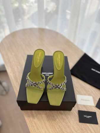 出厂 顶级版本 Saint Lauren* 圣罗兰Ysl 25Ss 春夏全新走秀款大水钻高跟鞋凉鞋 唯有Ysl最懂女人心，不接受反驳，超级无敌女人味神器，女人必 - 点击图像关闭