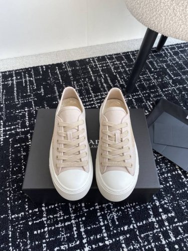 代购级330 Prada 普拉达 24Ss秋冬厚底球鞋 帆布鞋 科技帆布最新黑科技 相隔几年Prada又给我们带来好看的饼干鞋了 时髦精绝对不能错过的必入款 没