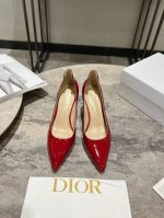 迪奥 Dior 25SS春夏系列尖头单鞋 市场顶级版，欢迎来看版对比材质：原版漆皮面料+羊皮内里+意大利真皮大底+纯铜五金扣。码数：标准码35-39码 跟高7.