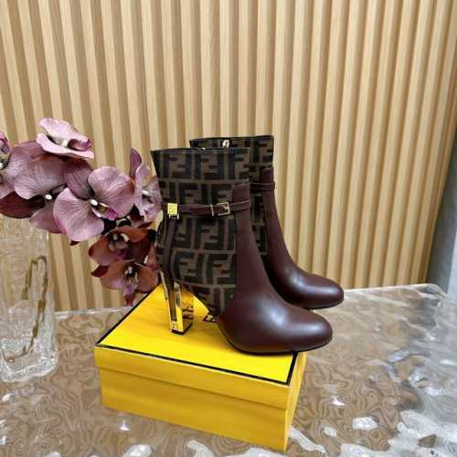 2024专柜走秀新款FENDI 镂空粗跟短靴ankle boots 3色 独家开模的镂空跟设计极具特色 fendi家从来没有让我们失望过，性感又带点特色 ★原版