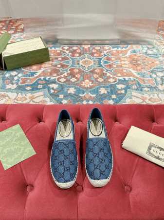 Gucci 早春女士gg装饰园头古奇草编平底新款渔夫拖鞋 全皮鞋面logo款，官网同步，永不过时，超级舒适。 经典条纹logo，绗缝帆布徽标轻便草编麻底渔夫鞋。 - 点击图像关闭