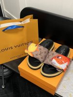 橙子出厂价p louis Vuitton 路易威登 Lv新款个性印花魔术贴拖鞋 平底凉拖 情侣款 码数 35-45