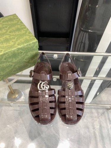 情侣款Gucci 25ss 春夏最新款 双G果冻凉鞋 专柜购买原版 正品一比一开发 所有细节 材料 全部跟你在专柜买到的都一样 欢迎细节对比 码数:36 44