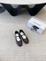 出厂价 扣件+10 Cotemp2054新品芭蕾鞋 期待很久的cotemp早春新品系列来啦，鞋型和颜色配合的太棒了，时髦精的挚爱。不允许错过的芭蕾鞋。原版1:1