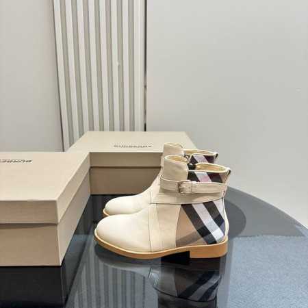 顶级版本 BURBERR*BBR 出自设计师Daniel Lee 全24 秋冬 设计依然时髦高街的氛围感不用多介绍自己看上脚即有高级又百搭！ ZP开模蓝骑士鞋底 - 点击图像关闭