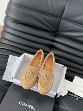 Chanel 24K秋冬新款乐福鞋 新款双C经典 上脚很舒服诶 美拉德棕色还是很适合秋冬的～ 鞋面麂皮 牛皮 内里羊皮 真皮大底 Size:35-39 其他码数 - 点击图像关闭