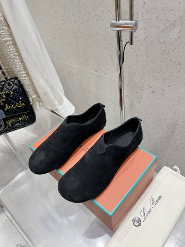 loro Piana25春夏新款圆头平底乐福鞋休闲鞋诺悠翩雅Lp奢华品牌 简约高级 低调奢华 随性好穿，舒适度满分设计简约而不失优雅，鞋面干净纯粹，为整体造型增
