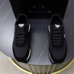 品牌：阿玛尼ARM NI 标准码：39–44 38、45定制 等级：官网同款 材料：原版牛皮面 舒适内里 轻便耐磨大底 款式类别：男士时尚休闲鞋 跑步 运动鞋