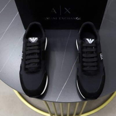 品牌：阿玛尼ARM NI 标准码：39–44 38、45定制 等级：官网同款 材料：原版牛皮面 舒适内里 轻便耐磨大底 款式类别：男士时尚休闲鞋 跑步 运动鞋