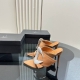 最高版出厂 Giuseppe Zanotti 新品！GZ 钻扣凉拖鞋系列 全新秋季系列水钻高跟凉鞋 ！ 各种小裙子搭配起来 完全不挑脚型哦 通透的闪钻在光线的照