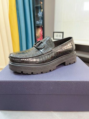 出厂价 高品质 Dior .迪奥 原单代购、高端皮鞋、面料：采用意大利进口漆牛皮水染牛里 牛皮里特供原版发泡大底、做工精细、实物拍摄size：38-44