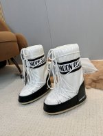 跑量价 情侣款 滑雪季的宠儿Moon Boot月亮靴雪地靴 在千禧年就已经非常火了 当年paris hilton、victoria beckham 等名人经常穿