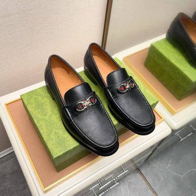 工厂p价 Gucci 古奇 里 爆款豆豆鞋顶端品牌奢侈 顶级 质量 最新時尚豆豆鞋 ..鞋面選用原版头层牛皮制造. 全头层水染皮内里 原版个性时尚柔软橡膠耐磨防