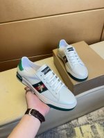 独家首发 古奇 独特现代风运动鞋。专柜代购休闲 意大利进口原版皮， 猪里 拒绝脱色磨脚 鞋底：原厂特供原版底，超酷 系带走路都带风风格设计 原单品质全真皮制作，