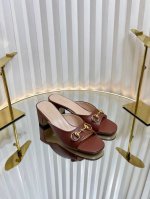 gucci古驰2025款女士互扣式双G女士马衔扣凉拖鞋火爆全网100周年秀场大爆款经典之作无原版不开发购买原版一比一完美复刻 面料：原版羊皮 内里：原版羊皮内里