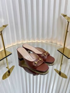 gucci古驰2025款女士互扣式双G女士马衔扣凉拖鞋火爆全网100周年秀场大爆款经典之作无原版不开发购买原版一比一完美复刻 面料：原版羊皮 内里：原版羊皮内里