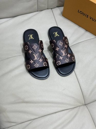 L家 Size:38-45 高端品质 Lv 原单男士春夏拖鞋专柜同步 鞋面意大利进口牛皮面料 标志图形高品质工艺 鞋底 原厂特供原版底 独家活动成型底超级舒适