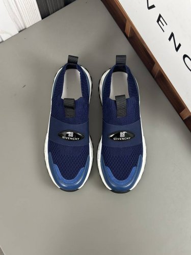 Givenchy 纪梵希 -高端品质 原单 -鞋面：纳帕小牛皮、反绒小牛皮、鞋身高丝光布匹、热切品牌logo -内里：垫脚；品牌帆布 -大底：超轻耐磨绒 橡胶；