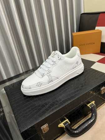 出厂价 Louis Vuitton 原单 新款lv路易威登 顶级版本 Lv经典潮鞋！选用进口原版小牛皮 水染牛皮内里.原版耐磨轻便高端发泡大底！高品质精品！码数 - 点击图像关闭