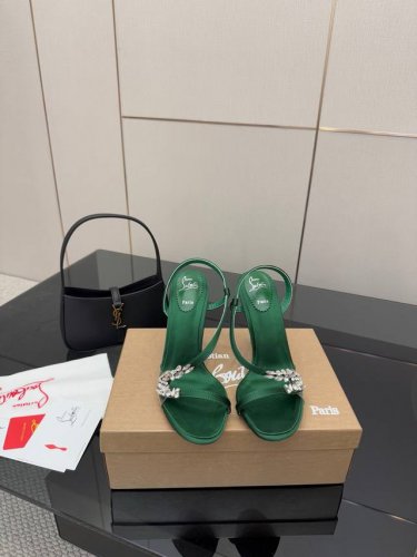 christianlouboutin路铂廷 Cl红底鞋‖ 全球限量！来自拉斯维加斯的祝福灵感来自拉斯维加斯的炫彩霓虹 手工制作，精致工艺收藏级作品 绝对吸睛的存