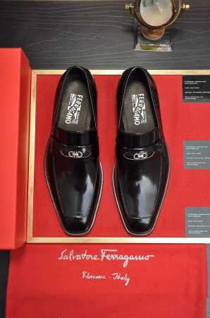 出厂价 Ferragamo 菲拉格幕 专柜最新款 原版进口开边上乘牛皮+进口水染牛皮内里+原版奢华金属扣+原版组合大底 对比无压力 38--45 45定做不退换 - 点击图像关闭