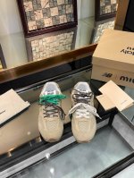 mium*u x new balance联名款运动鞋 原版精准cp！鞋型无限接近，精细工艺制作 年度zui火爆的款式，不需要多说，各种网红明星上脚秀 面料材料牛