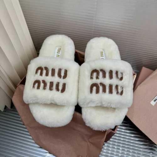 顶级版本 Miumi*新款字母刺绣羊毛拖鞋毛毛拖鞋 鞋面采用A级羊毛皮毛一体羊羔毛，与原版一致满鞋全部采用纯羊毛，大底与原版一样的TPU材质底片耐磨防滑 Siz