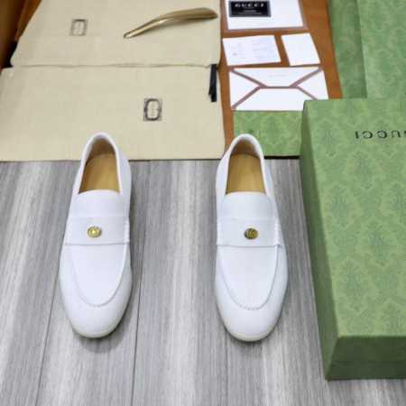 出厂价： 原版1:1拆解g家新品 Gucci古-驰 马衔扣男士乐福鞋 便鞋 官方售价 Rmb ,900 这款单品出自gucci Lido系列，设计灵感源自意大利 - 点击图像关闭