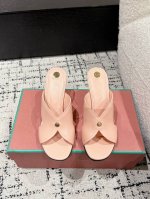 loro Piana 25 夏季最新Vera系列 平底 高跟 凉拖 新色过彩色的夏天！ 既休闲又时髦，又能毫不刻意地透露出品质与舒适，交叉带拖鞋上脚就被它的魅力
