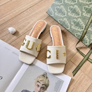 橙子出厂价p gucci 古驰 春夏新款 不对称字母拖 方头拖鞋 时装周新款 小红书抢先热搜 美鞋控Yyds 绝美吸睛新款 码数 35-42