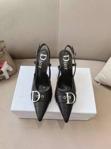 迪奥Dior 2025早春新款 明星同款Cd字母Logo高跟凉鞋 穿着非常舒适 中古鞋头垫绣高跟鞋 市面顶级高端版本 材质：鞋面采用进口压纹混种羊皮+水染羊皮内