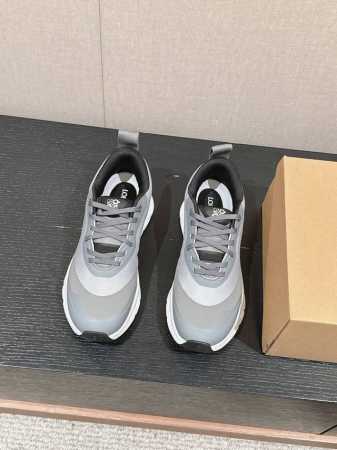 顶级品质 Loewe X On 昂跑系列运动鞋新品 罗意威 X On昂跑联名款真的太火爆了～ 鞋子超级轻便透气，太好穿了 舒适度满分 不管是city Walk还 - 点击图像关闭