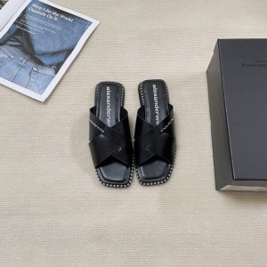 橙子出厂价p alexander Wang 亚力山大王 钢珠方头交叉带平底拖鞋 休闲凉拖 女王的绝佳搭配 舒服感爆棚 美是真的美 真的很Sexy 很特别 码数