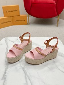 lv 路易威登 2025春夏新款 顶级版本原版一致专柜主打最新款 Lv X Tm村上隆联名款麻绳坡跟凉鞋 硬货上新 代购级别！高级感十足！国内外博主刷爆的一款，