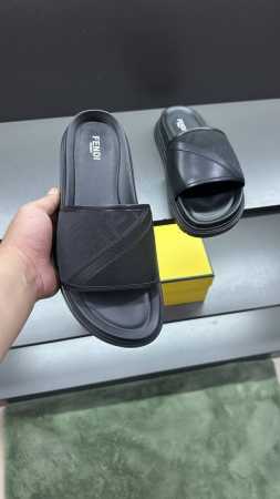 出厂价p 实价 Fendi芬迪拖鞋 男鞋高端品牌 官网1:1最新力作 原版开模定制 面料釆用进口原版材料制作 升级版大底 更轻便 防滑 市场顶级品质 简单不失品 - 点击图像关闭