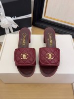 现货发售 *25 专柜 正品级 版本！！ 官方目录： 码数：35、36、37、38、39 34 40 41 需要定做跟客服 沟通 跟高:5Cm 2.5Cm 均配