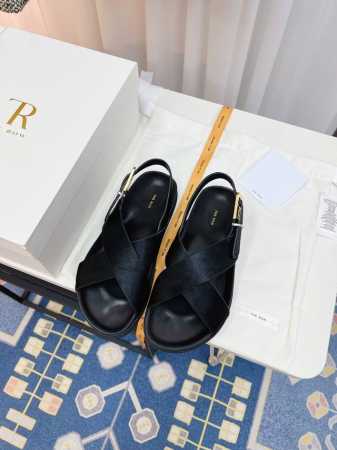 光面、马毛 ，编织 THE ROW 24 交叉带凉鞋 不得不夸 the row真的是一生推 延续了一贯极简风格 整双鞋看着质感满满 看似简单其实工艺很难，采用全 - 点击图像关闭