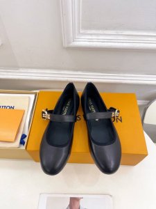 lv 路易威登 25 2025早春新款 顶级版本原版一致 专柜主打最新款 Lv X Tm Romy 村上隆联名款芭蕾鞋 硬货上新 Bs代购级别！高级感十足！国内