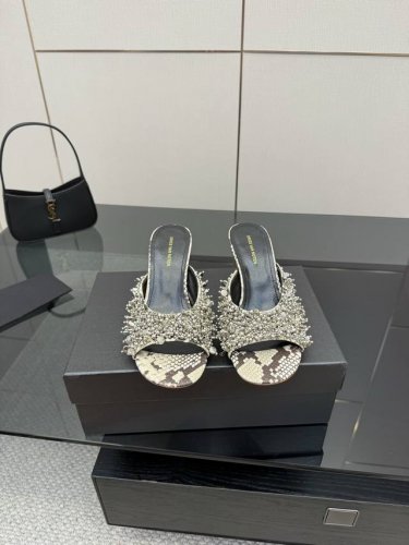 dries Van Noten 25Ss 新款钉珠女鞋 每一双都美的像艺术品 上脚一定是非常瞩目的单品 仙女们可以冲 当代女性应该自己拥有的 水晶鞋 鞋面 蛇皮