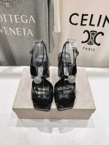 高版本出厂 Jimmy Choo*｜Jc 吉米周2025Ss夏季新款高跟凉鞋 原版套楦，完美的线条，简约大气上脚显气质粗跟舒适百搭，还能拉长双腿显高显瘦显腿长，