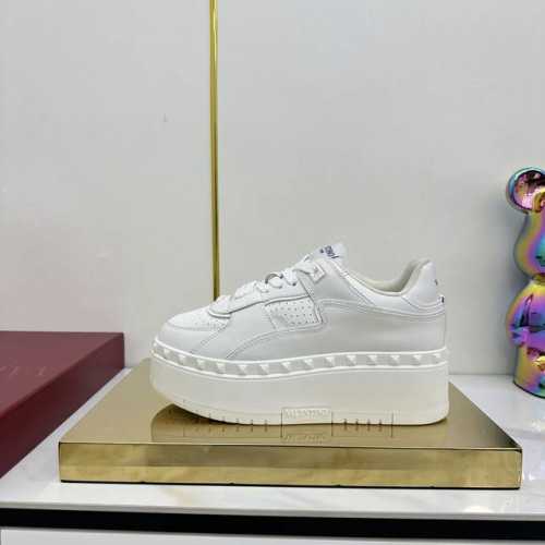 高版本 Valentino Fw 25Ss New Arrival 华伦天奴 Vt 2025早春 Freedots运动鞋 厚底小白鞋 休闲鞋 檀健次同款 舒适百