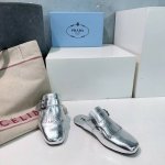 高品质出厂半拖 ！Prada 普拉达 25春夏走秀新款布洛克雕花流苏复古乐福鞋单鞋拖鞋系列这款鞋履着意呈现经典与复古格调，兼具阳刚气质与柔美风情，形成二元对比，